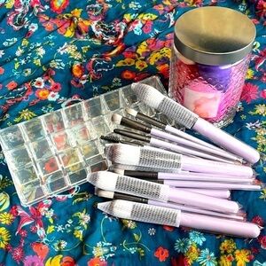 Brand New Set of Makeup Brushes Glass Jar of Beauty Blenders Lipstick Holder